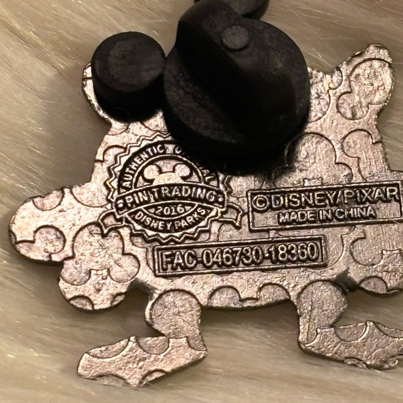 Disney Mike Wazowski Trading Pin 2016 - Picture 2 of 3